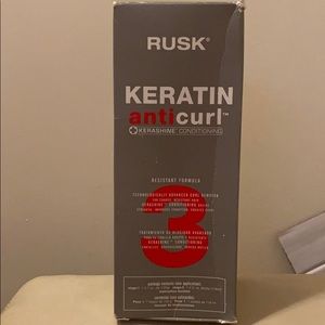 Rusk keratin anti curl